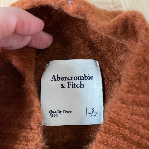 Abercrombie & Fitch Puff Sleeve Sweater - Picture 2 of 4